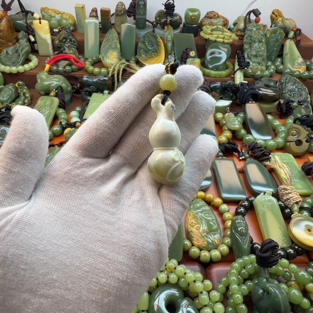 岫岩河磨玉（透闪石质玉）未镶嵌挂件