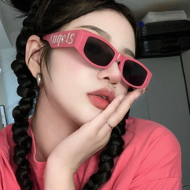 小框嫩粉色字母太阳镜2024新款欧美ins网红墨镜朋克潮Y2K太阳眼镜