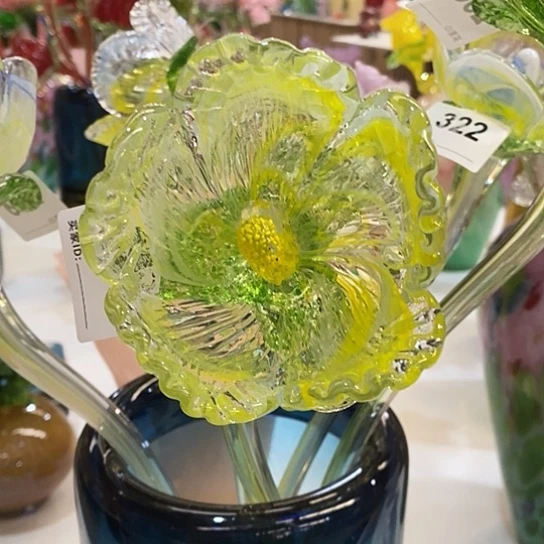 琉璃花瓶高45厘米宽9厘米