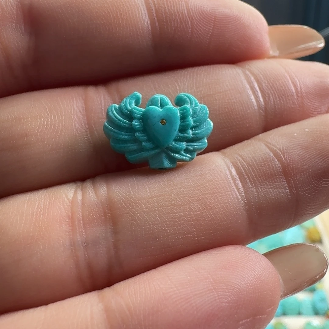 用***8绿松石未镶嵌颈饰