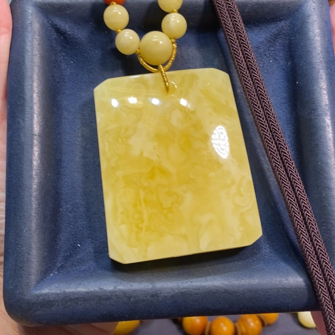 未镶嵌颈饰琥珀蜜蜡