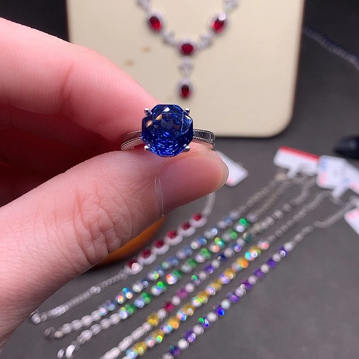 银S925镶嵌托帕石戒指