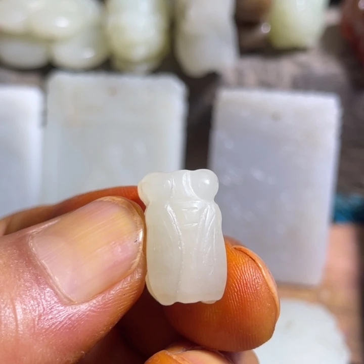 一***丽和田玉未镶嵌吊坠(不含链)