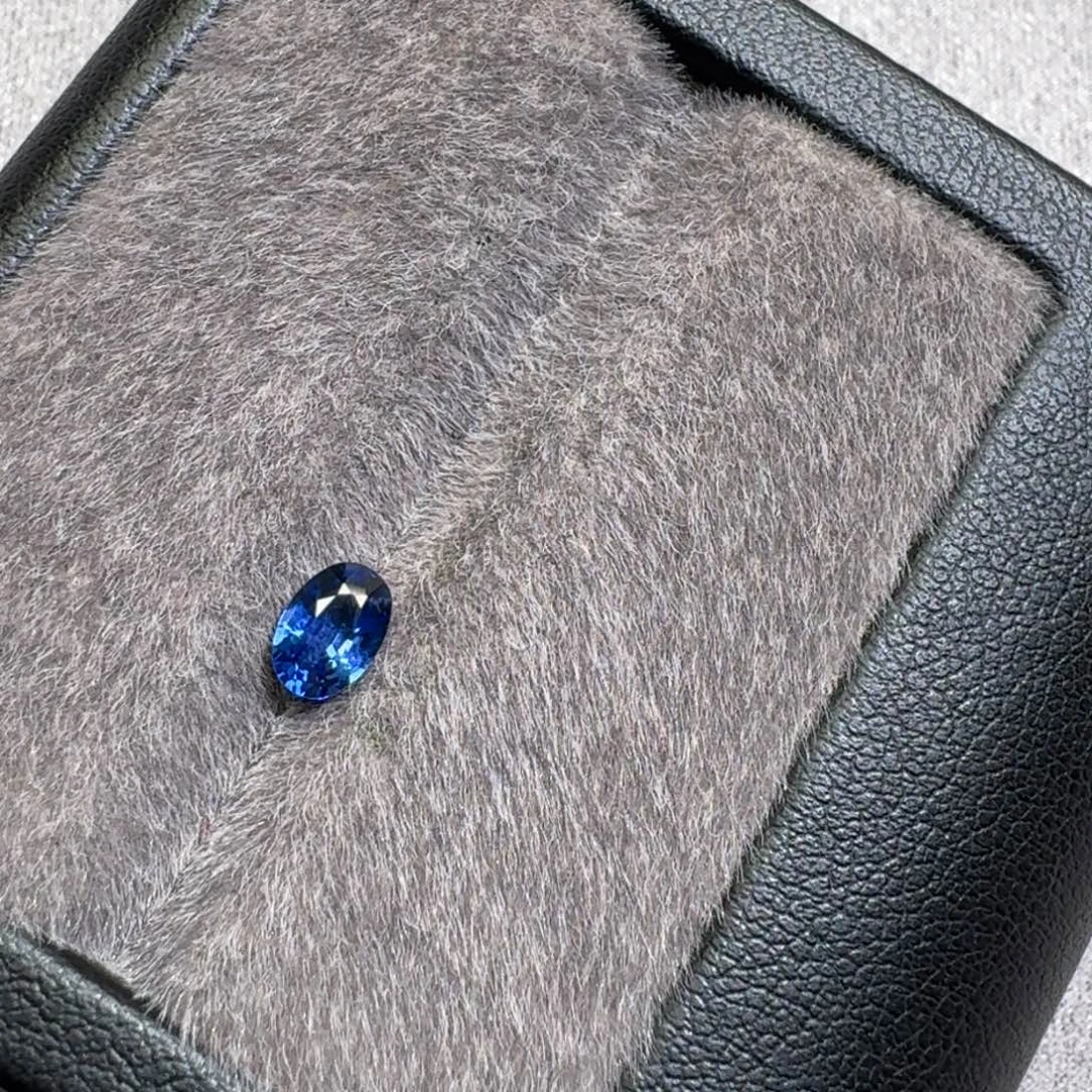 蓝宝石裸石4x6mm一粒