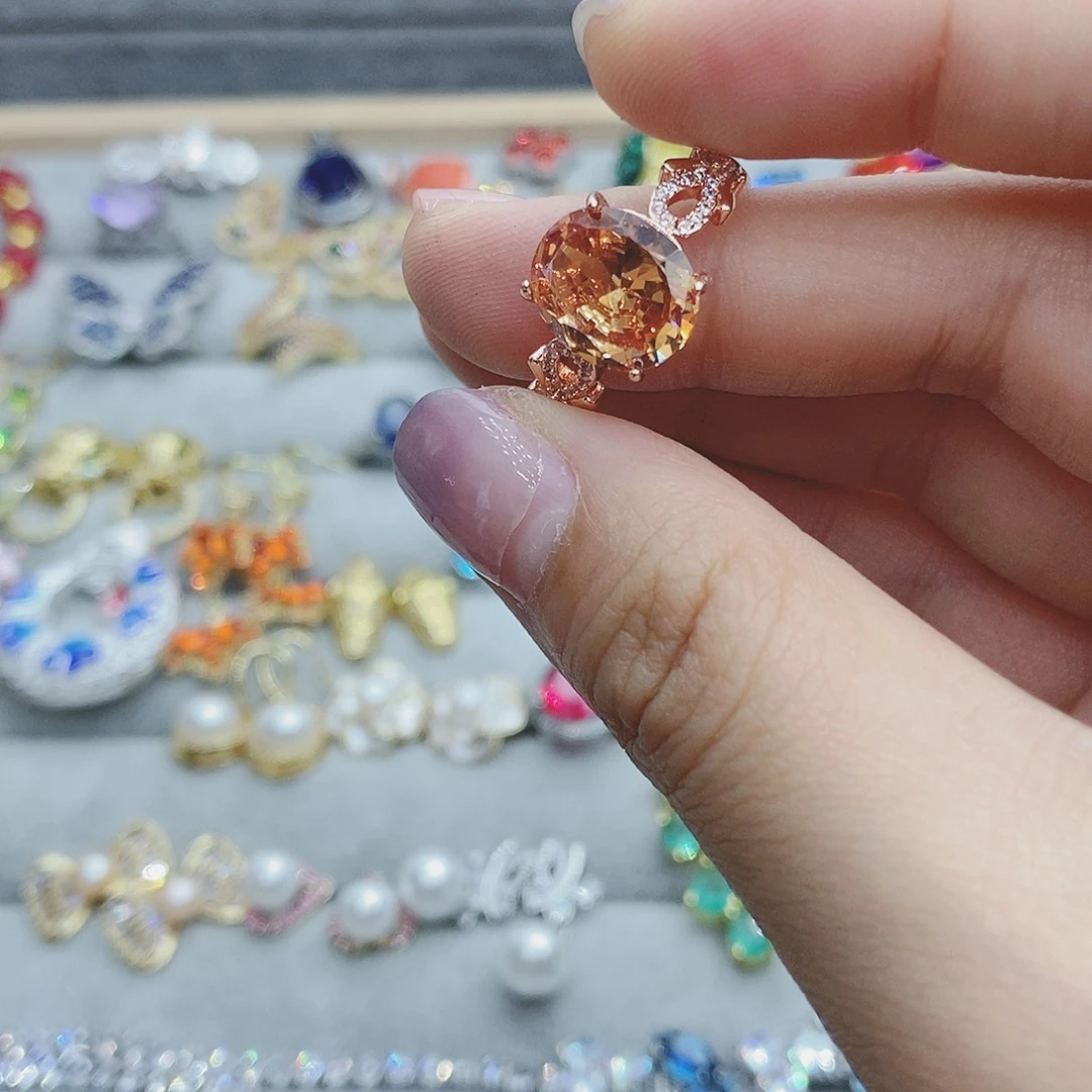 【闪购商品】银S925镶嵌耳饰托帕石