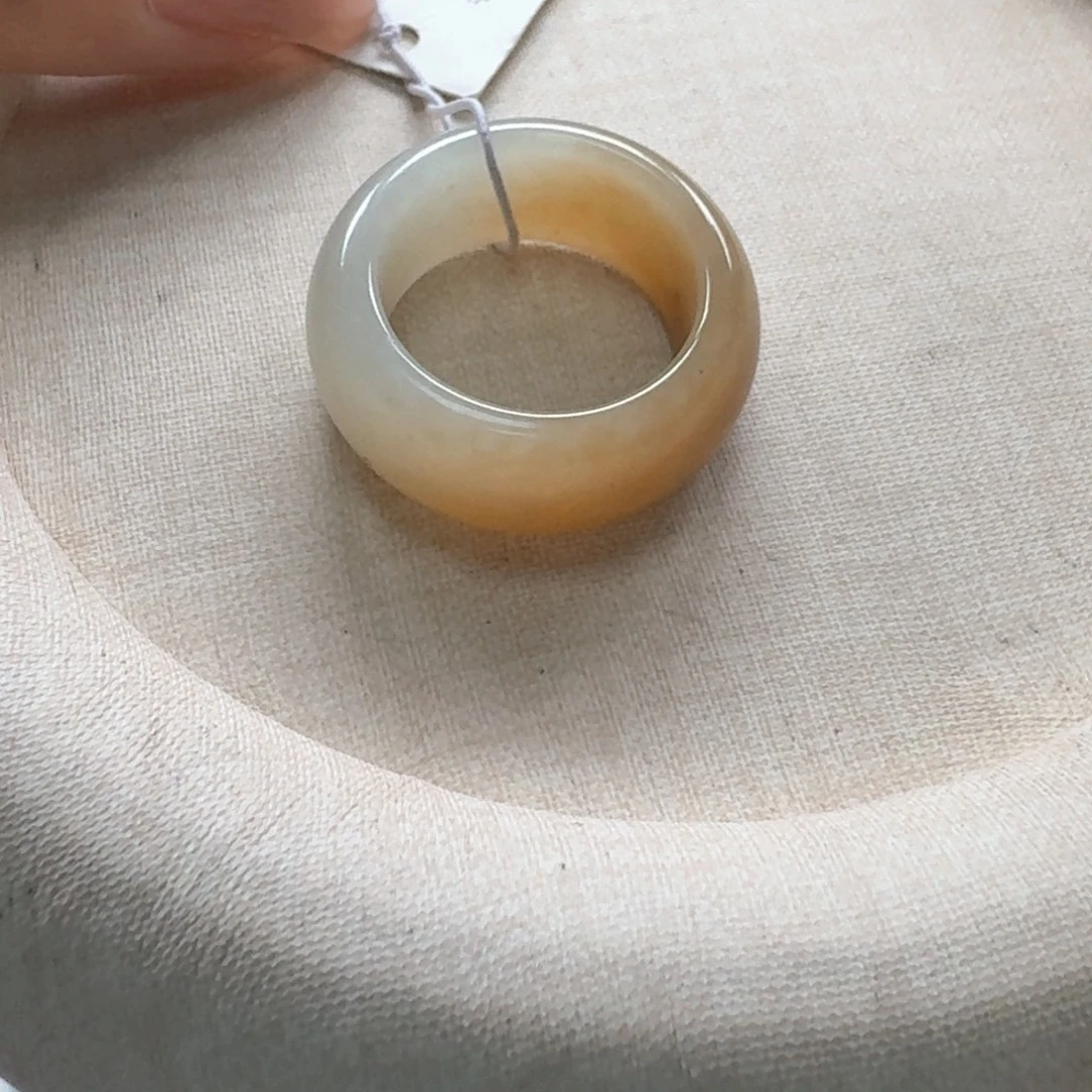 和田玉未镶嵌戒指