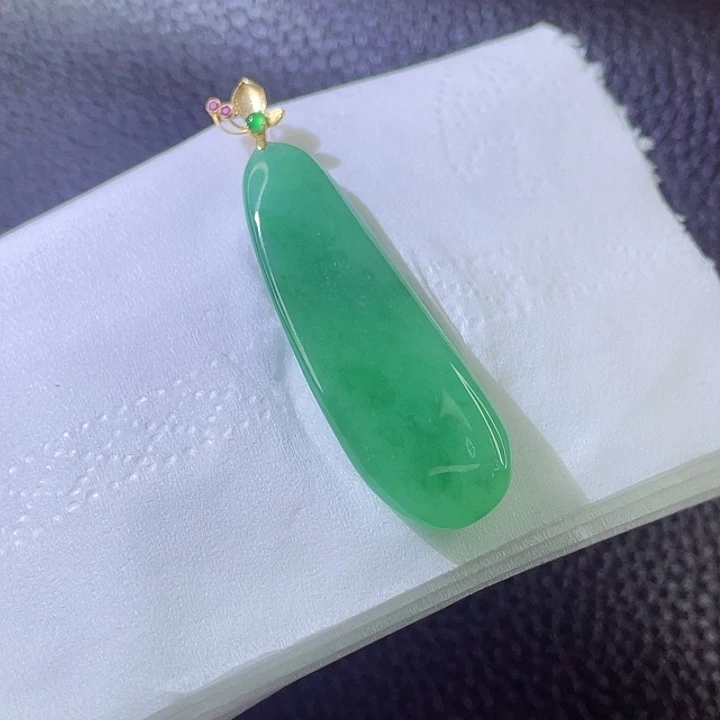 翡翠颈饰18K金镶嵌翡翠