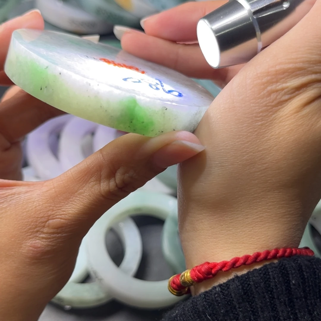 定制翡翠手镯未镶嵌