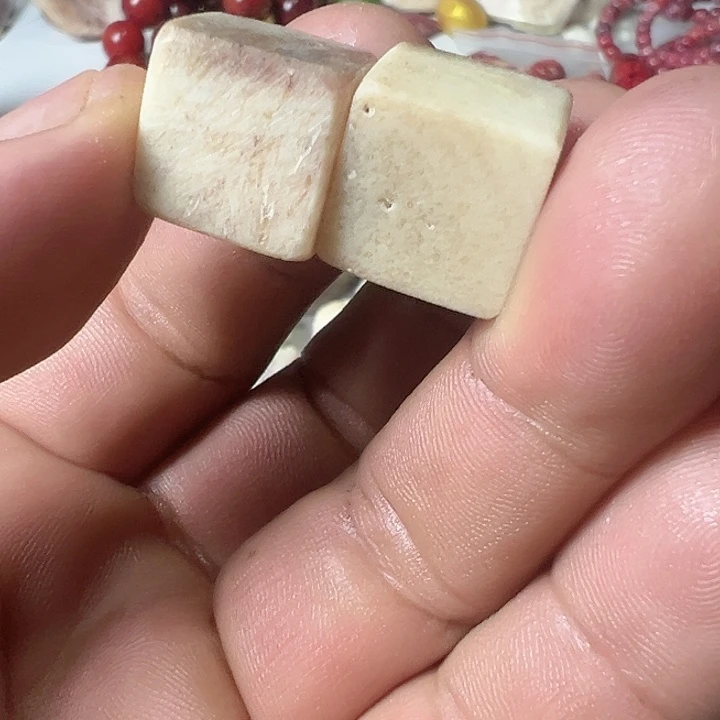 杨***子树脂纯铜养殖鹿骨制作工艺品