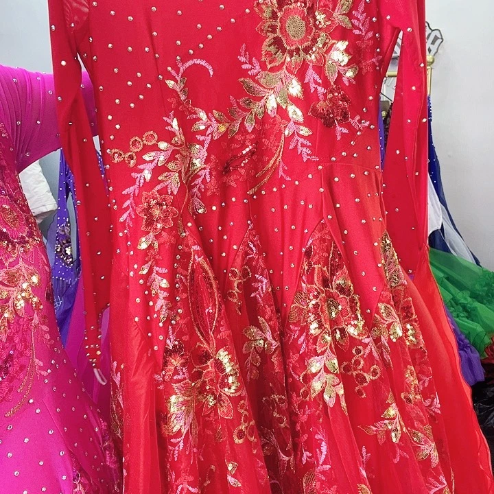 交谊舞厅等多种娱乐休闲