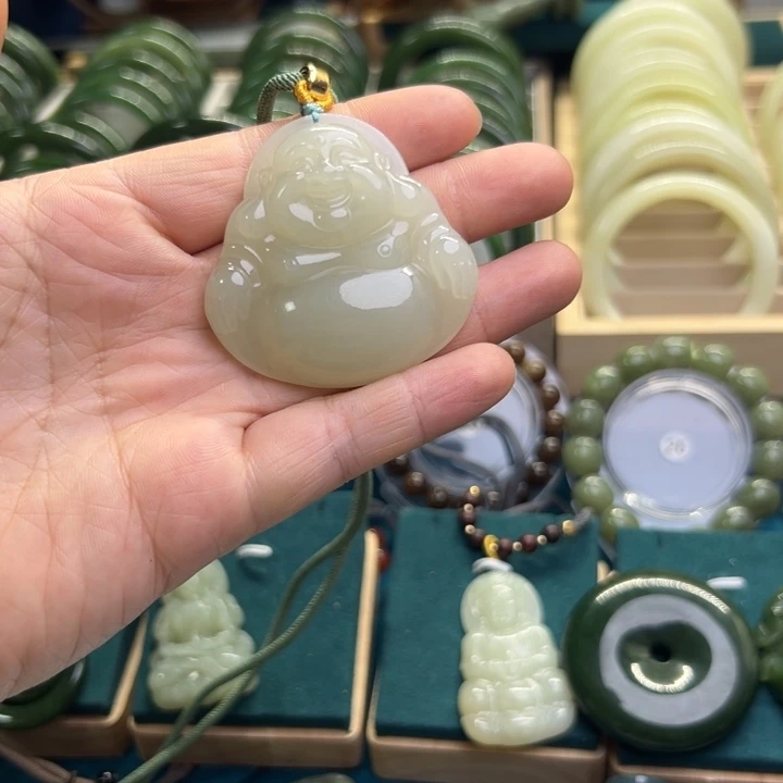 和田玉颈饰未镶嵌$***.佛公