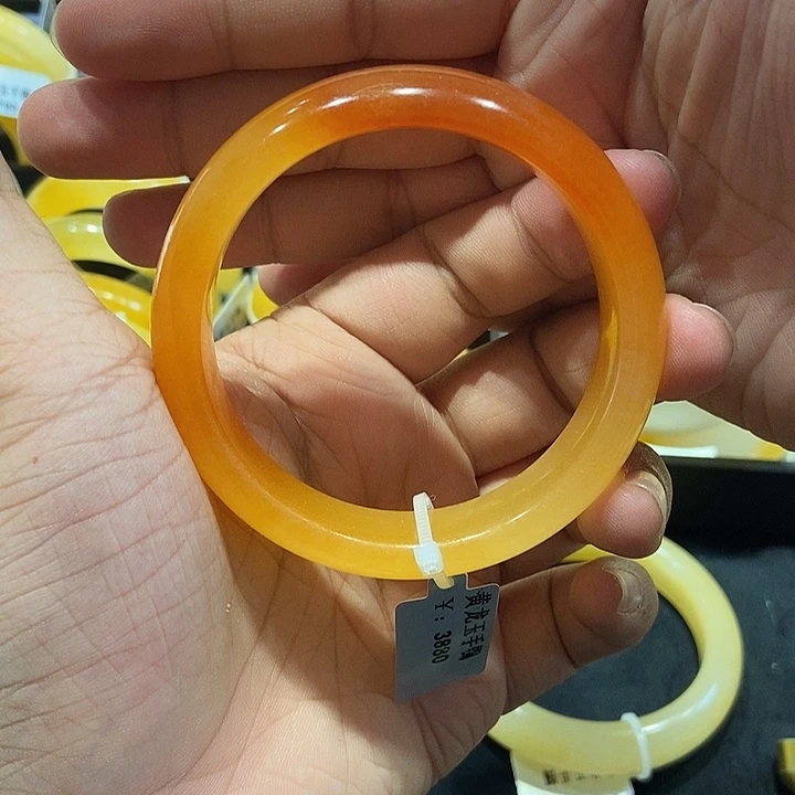 石英质玉（黄龙玉）手镯未镶嵌陌*