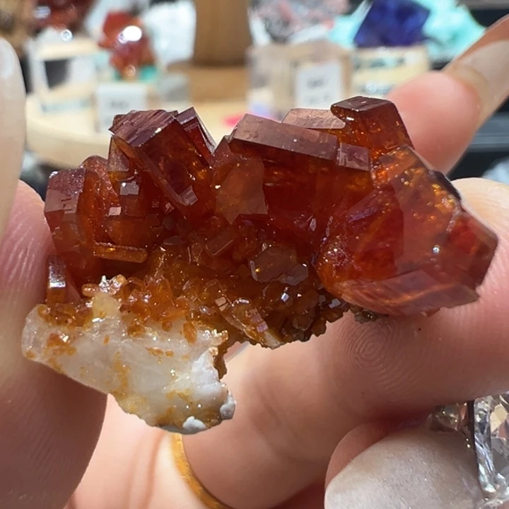有机玻璃红色的矾铅
