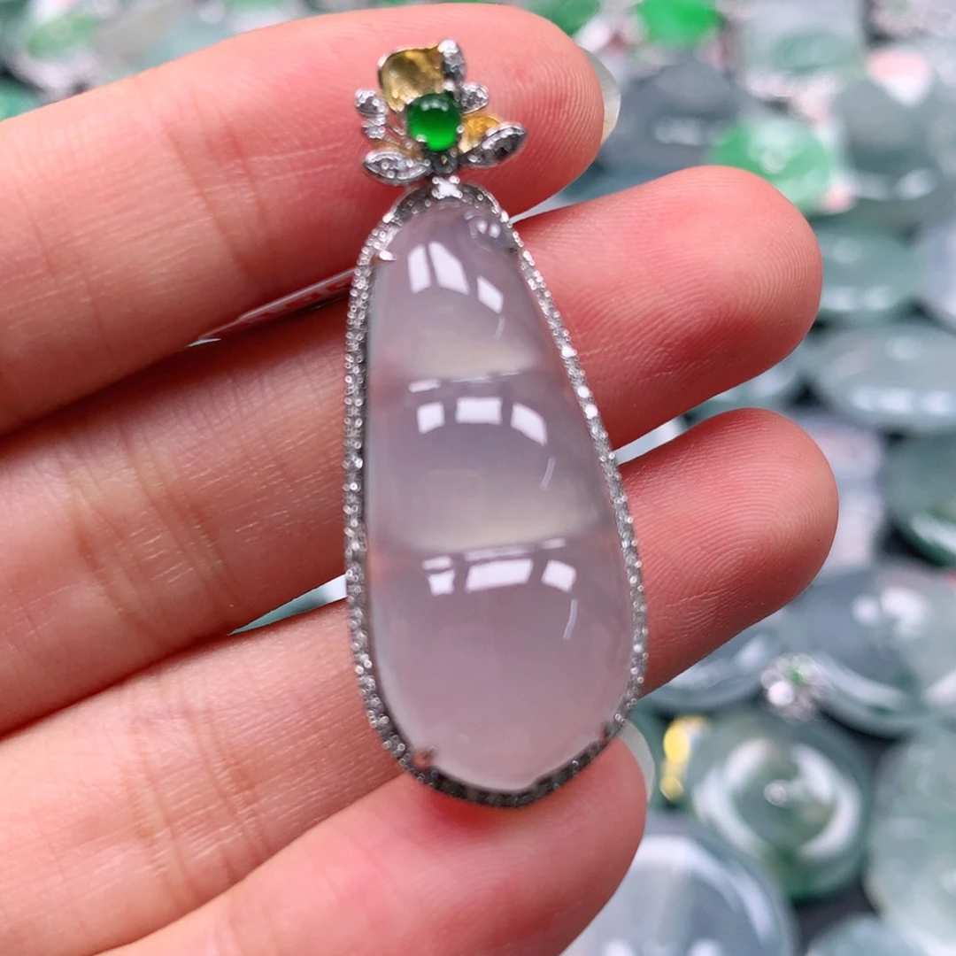 翡翠18K金镶嵌颈饰天然翡翠