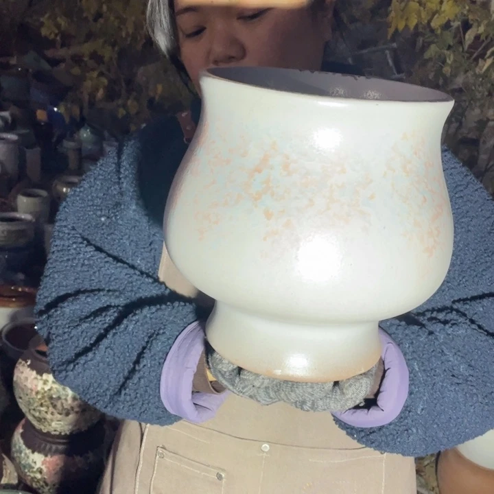 紫砂花盆口22高26瑕疵瑕疵