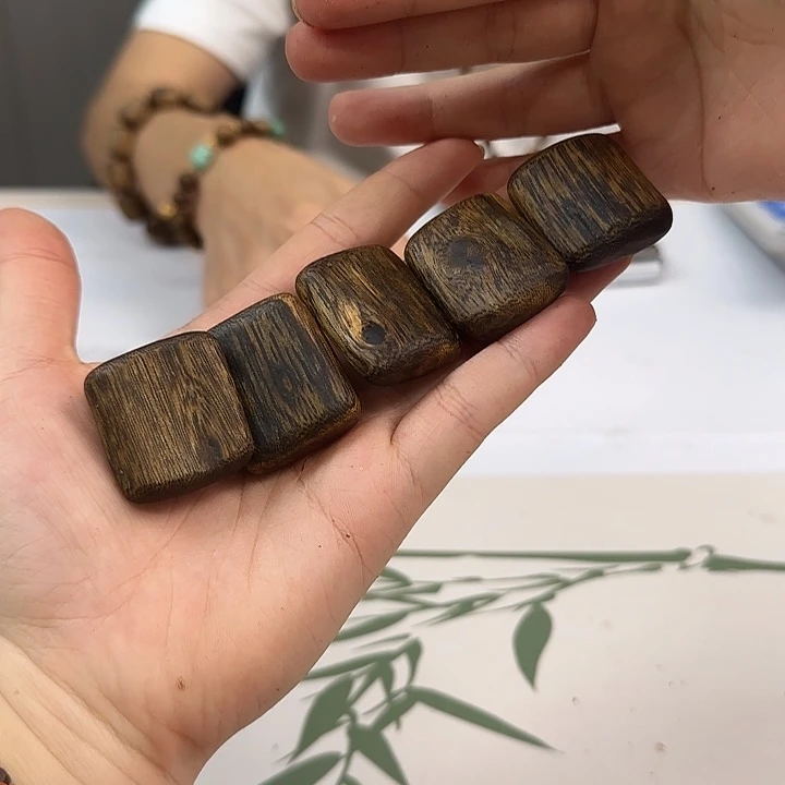 沉香沉香碎屑绿棋多样性发货1个原材料