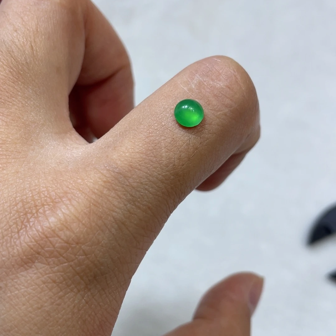 翡翠未镶嵌颈饰蛋面