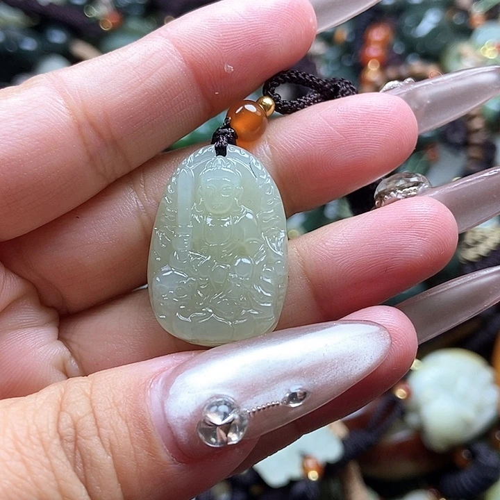 和田玉颈饰足铂镶嵌