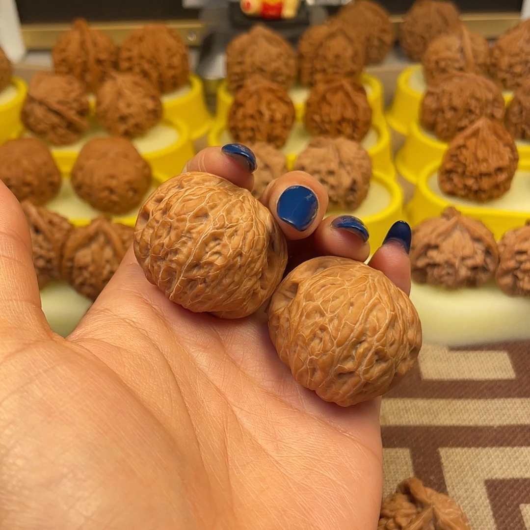 文玩核桃吊坠铁锤