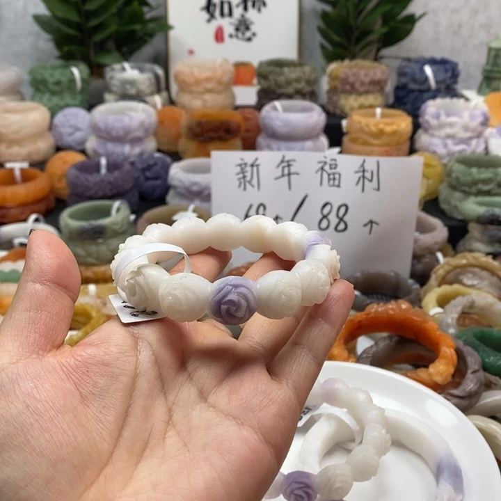 龙***女石英岩玉未镶嵌手镯