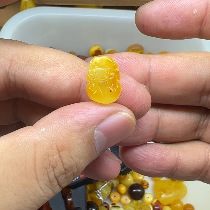 琥珀未镶嵌珠宝奇石