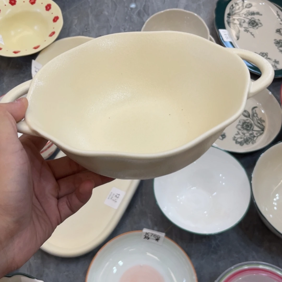 陶瓷微瑕餐具介意勿拍，满18飞！