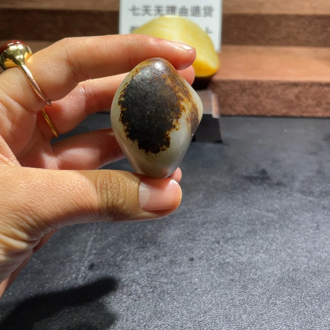 A***T和田玉（糖玉）未镶嵌挂件