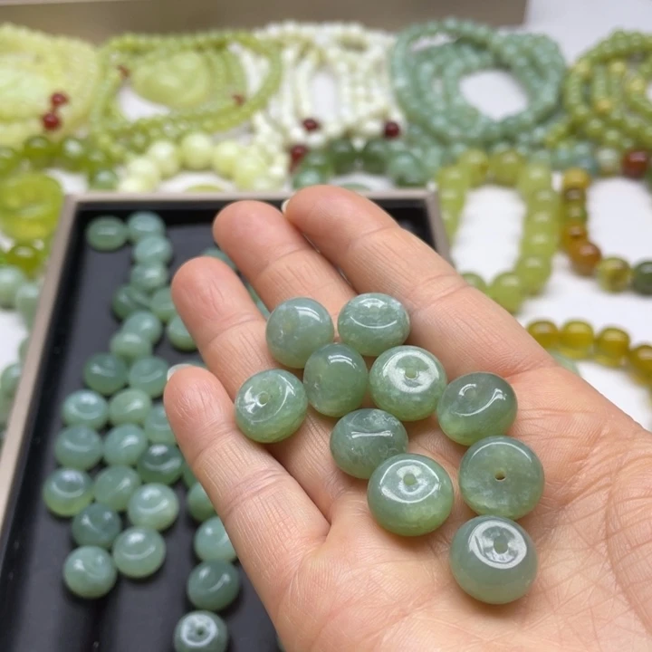 蛇纹石玉手串单珠10个未镶嵌熊*?