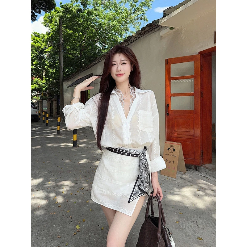 蕾丝拼接提花薄款防晒衬衫女夏季休闲度假套装白色半身裙裤两件套