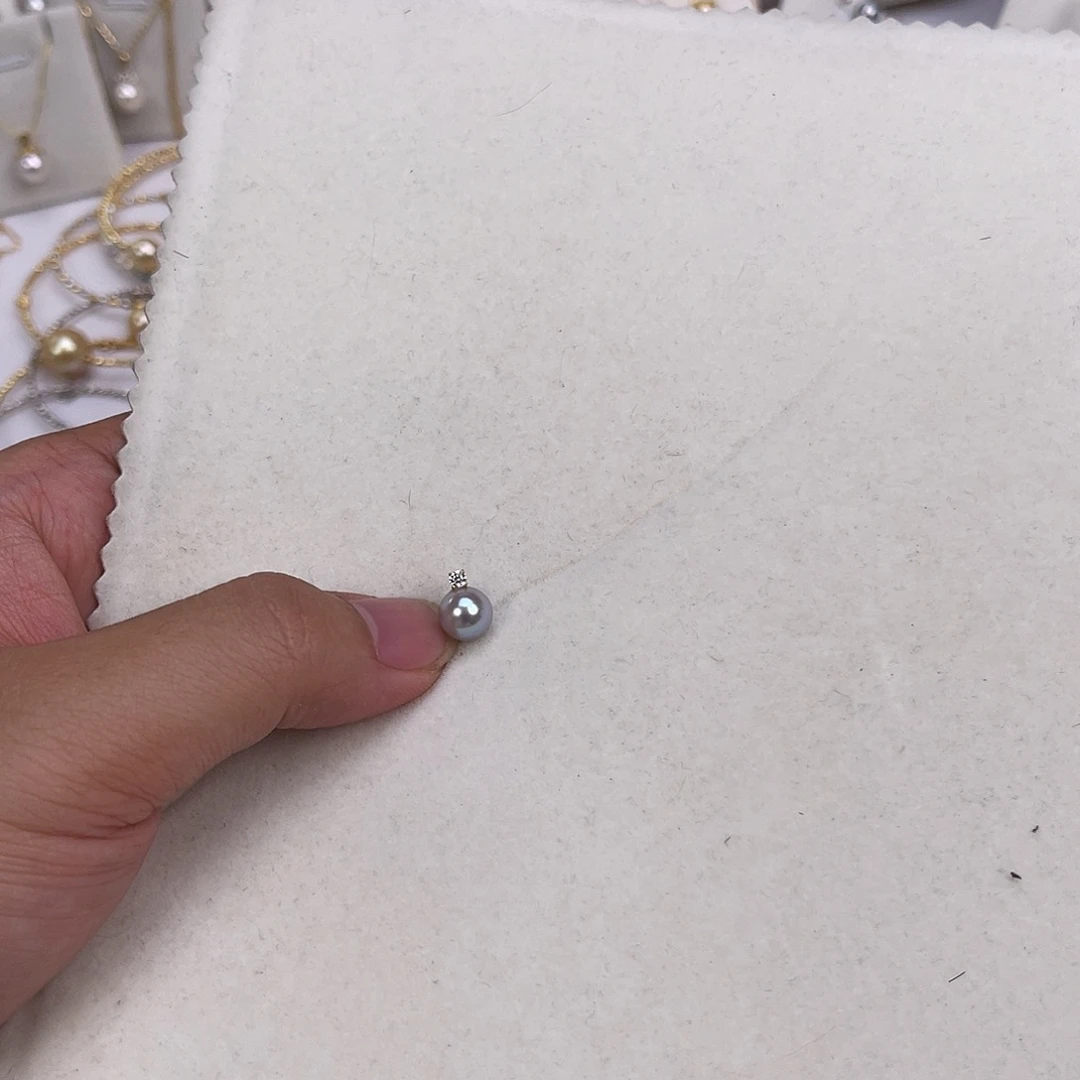 颈饰18K金镶嵌海水珍珠