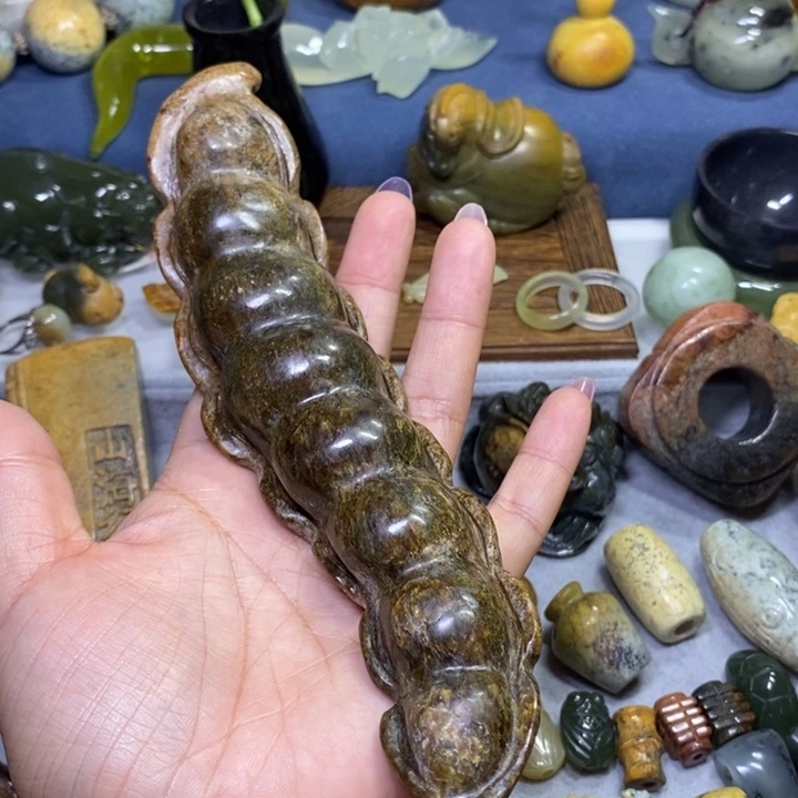 岫岩河磨玉（透闪石质玉）未镶嵌摆件甩货不退换介意勿拍