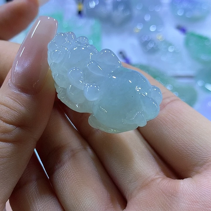 翡翠未镶嵌颈饰天然翡翠A货吊坠