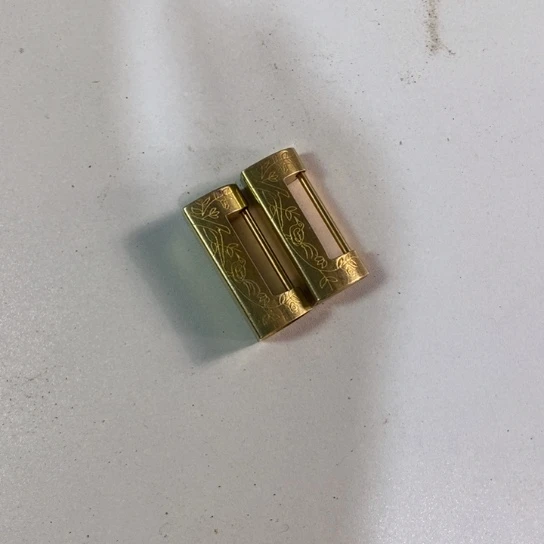 香樟木三*峰铜锁两个