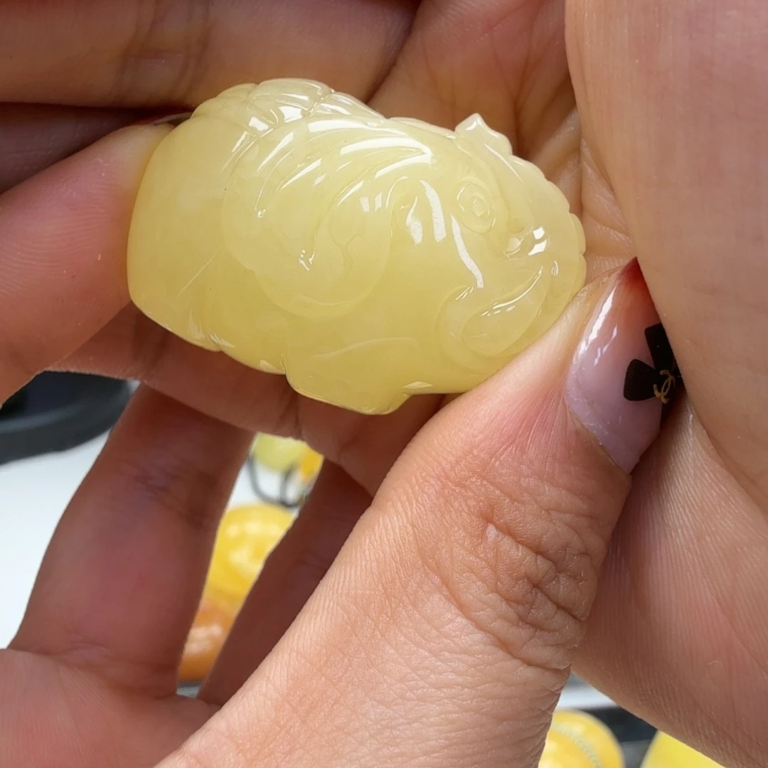 琥珀未镶嵌裸石你好