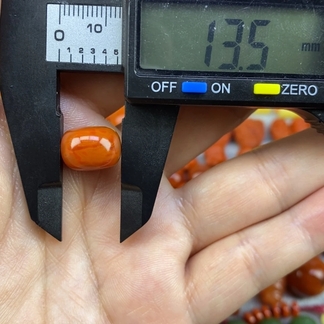 南红玛瑙未镶嵌扣子13.5mm