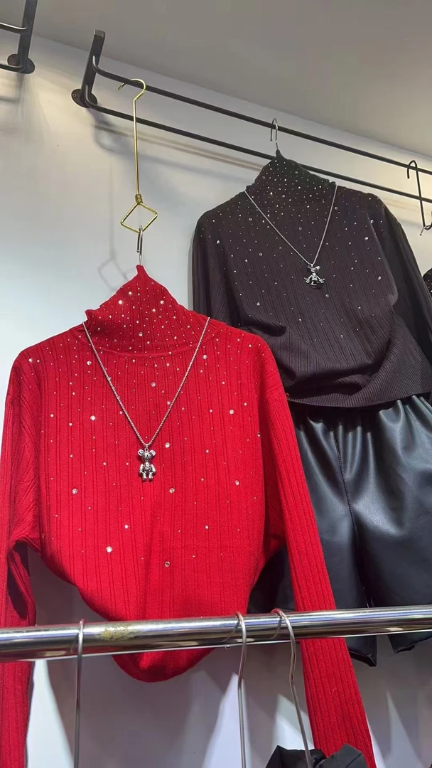 2025欧货时尚简约洋气设计感修身满钻潮流大码胖mm高领内搭9122