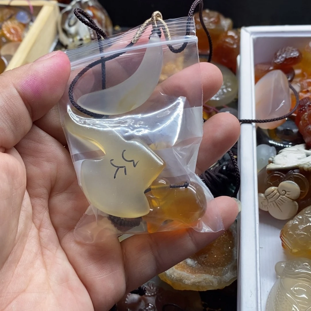 玛瑙/玉髓颈饰未镶嵌