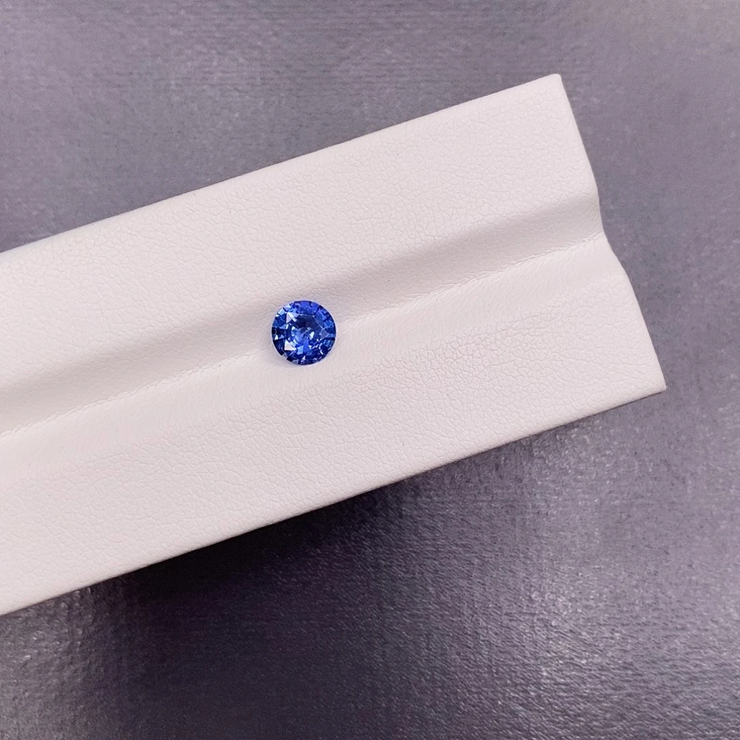 裸石蓝宝石0.77克拉 圆6.9mm