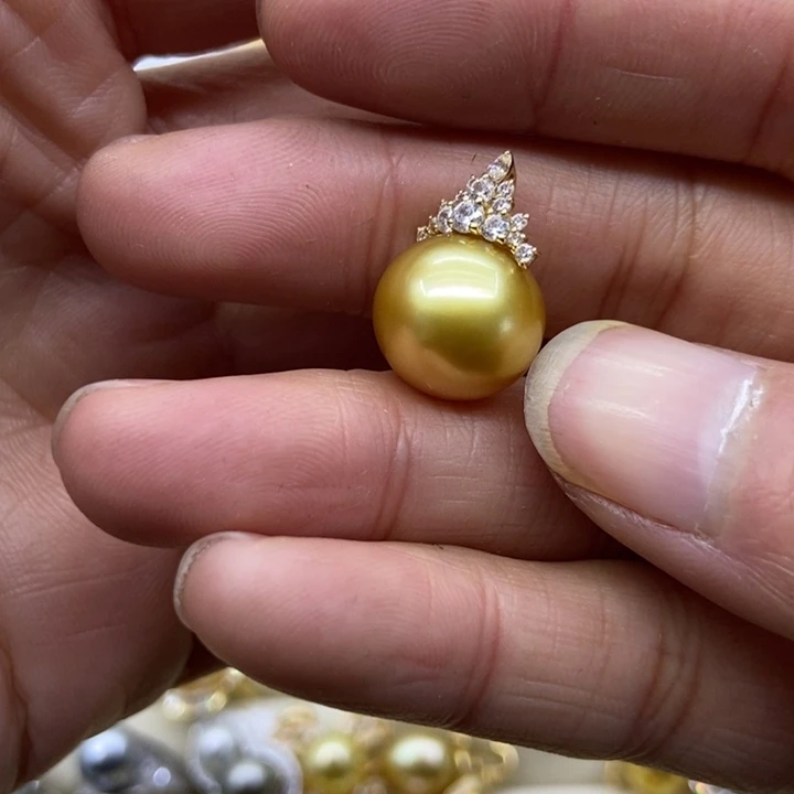 海水珍珠吊坠(不含链)18K金镶嵌