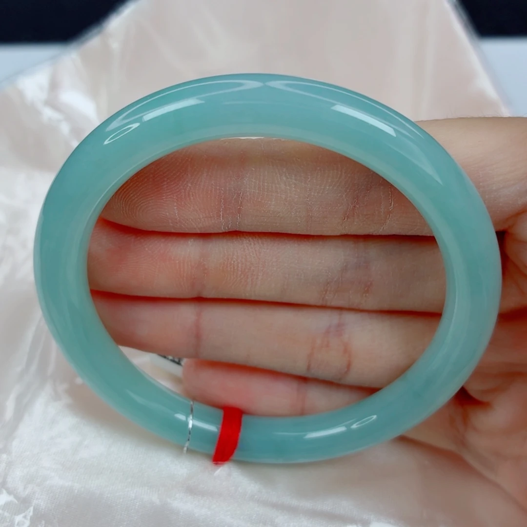 翡翠未镶嵌手镯55.4小圆条，满蓝底细腻，013