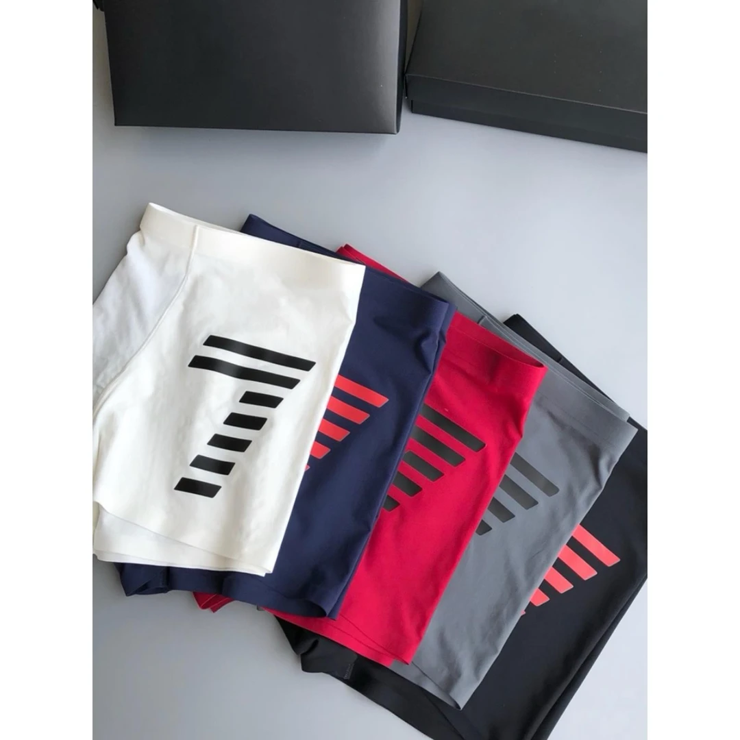 3条装 轻奢潮牌简约时尚纯色超薄无痕速干透气中腰冰丝男士平角裤