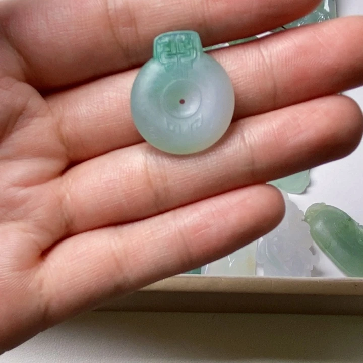 定制翡翠未镶嵌仿古扣