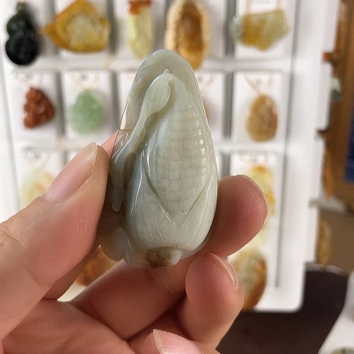 未镶嵌蛇纹石玉颈饰
