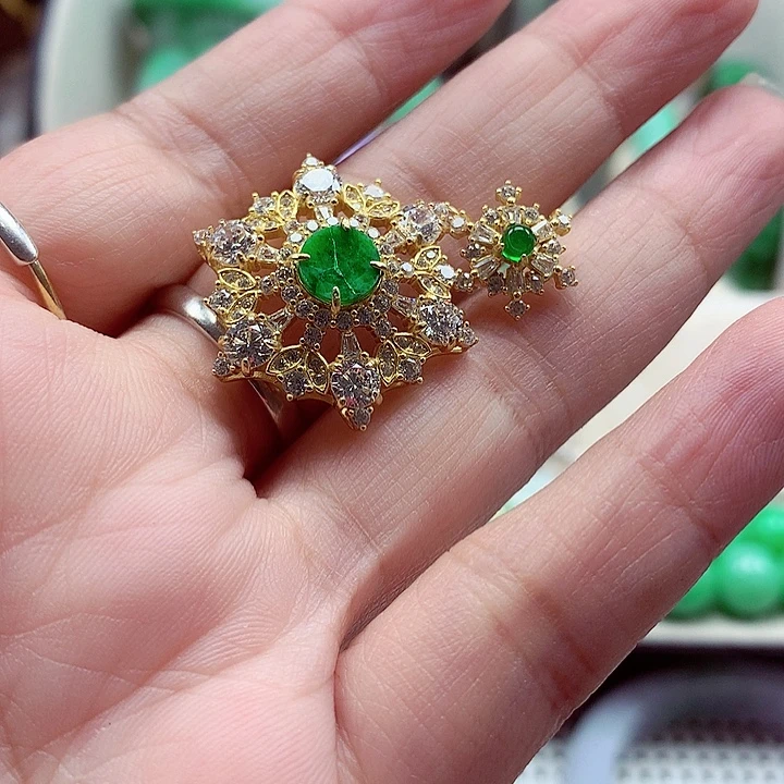 翡翠银S925镶嵌颈饰翡翠