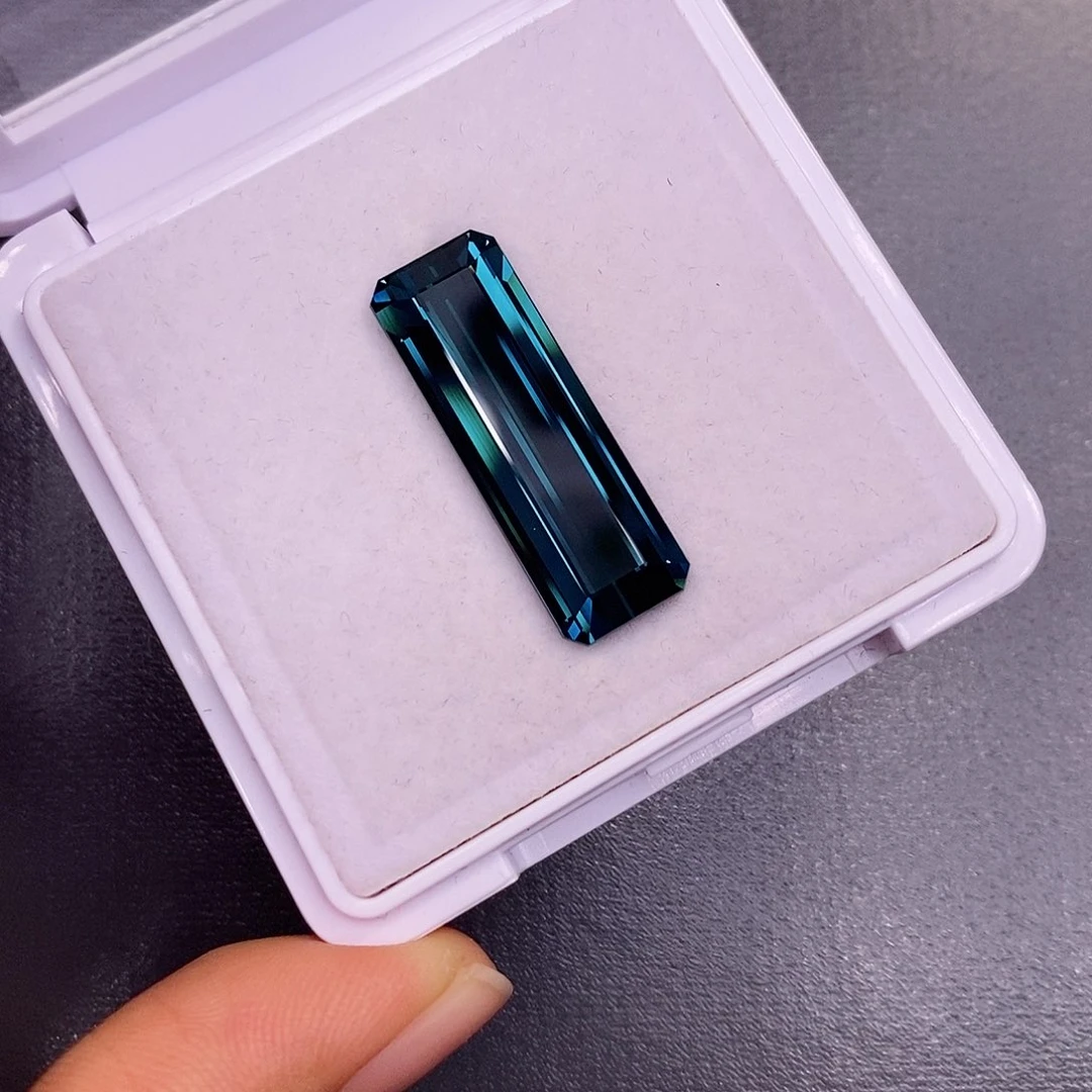 未镶嵌裸石碧玺14.3克拉