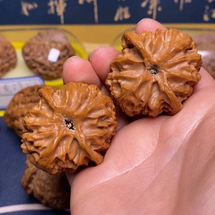 文玩核桃吊坠37苹果园