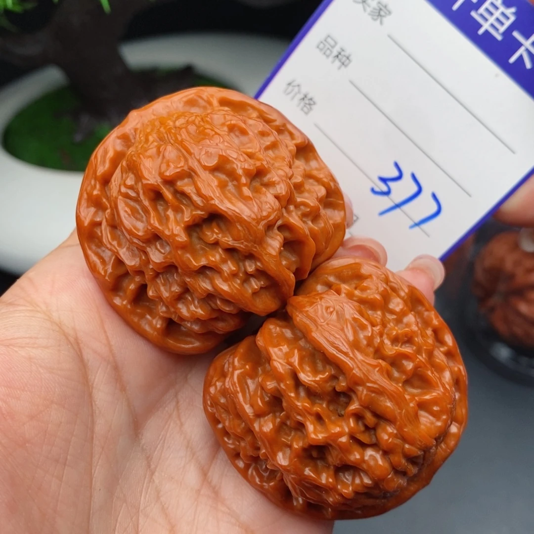 文玩核桃把件45红狮子377