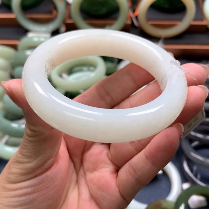 【闪购商品】未镶嵌手镯和田玉