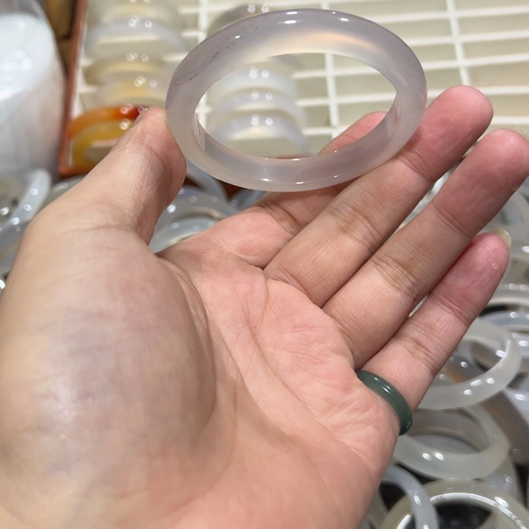 玛瑙/玉髓未镶嵌手镯55圈漂沙2.6