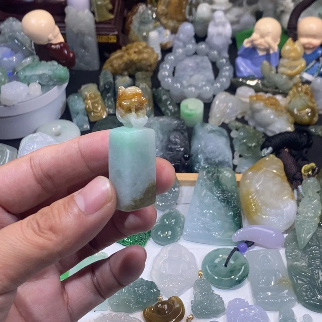 翡翠未镶嵌吊坠(不含链)虎